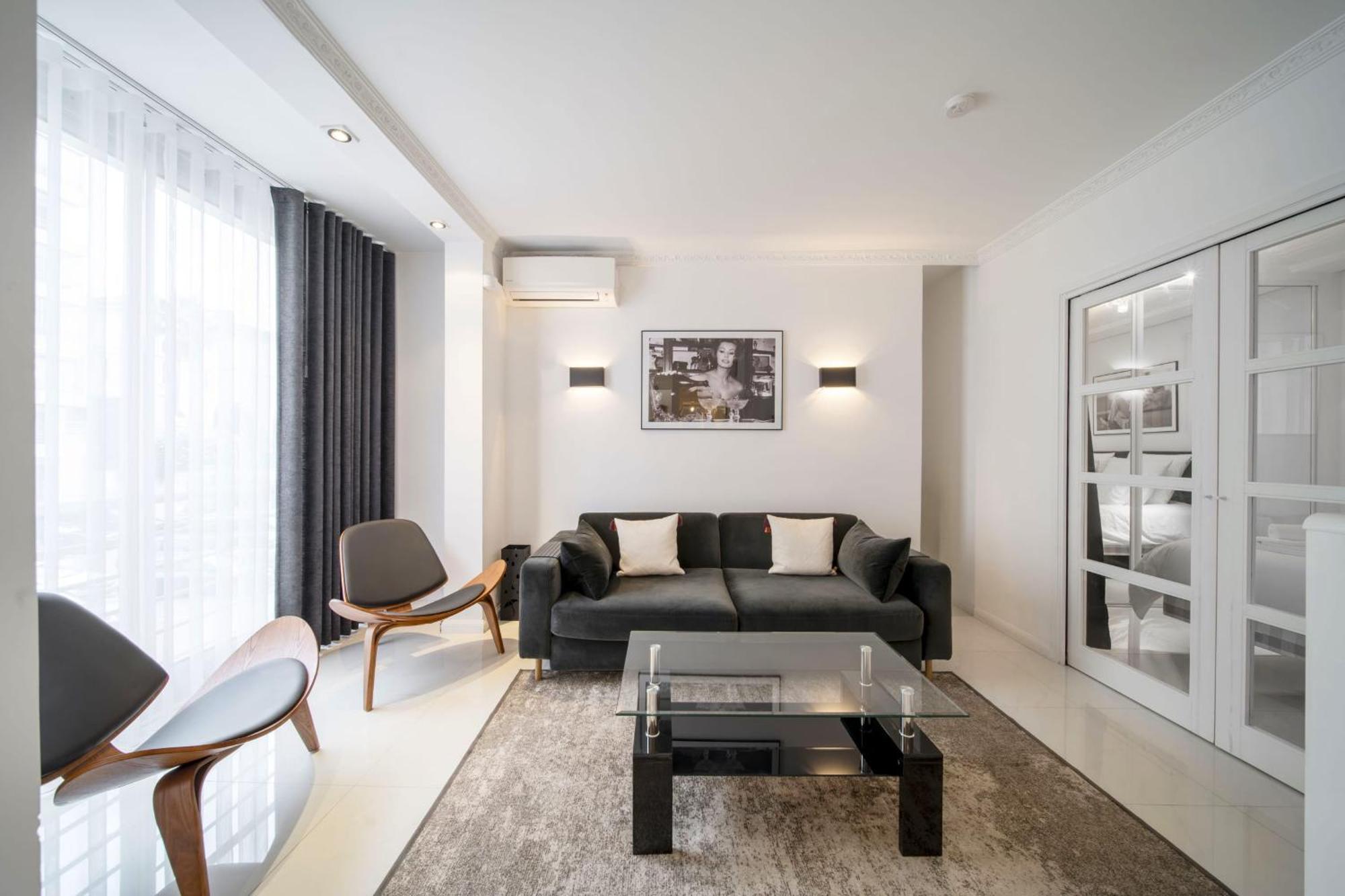 Ref 1380 - Croisette - For Rent Cannes